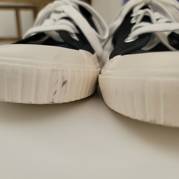 Esprit NWOT Black Canvas Cream Rubber Sneakers Women Size 9 - Picture 10 of 11